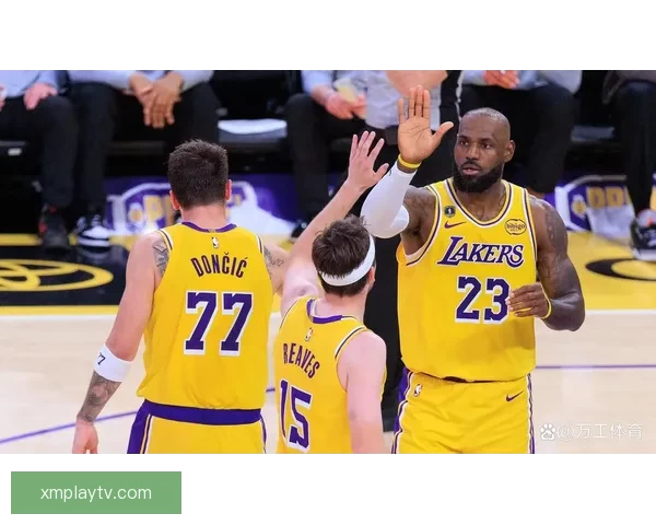 詹姆斯14中13创里程碑湖人七连胜击败火箭东契奇砍40分KD18分领衔表现